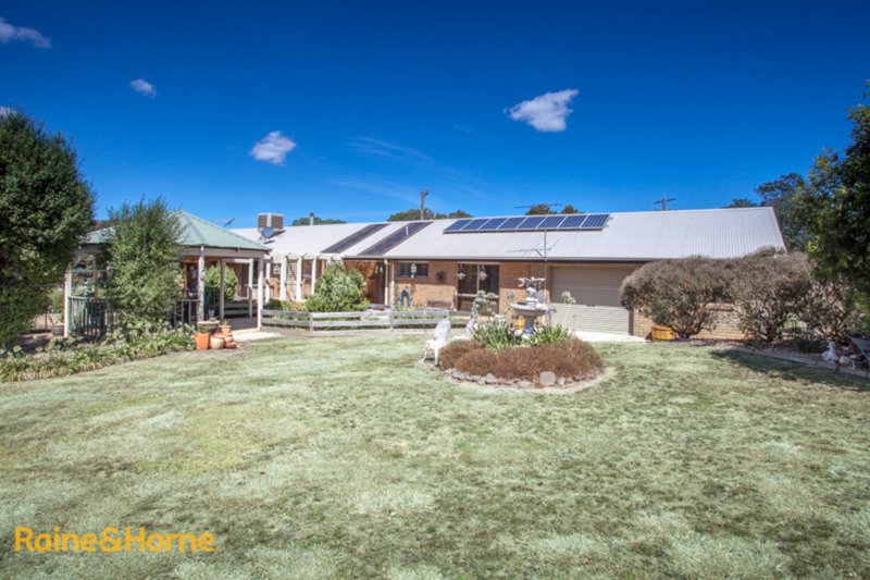 Photo - 28 Regan Drive, Romsey VIC 3434 - Image 17