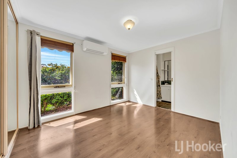 Photo - 28 Regans Road, Hampton Park VIC 3976 - Image 7