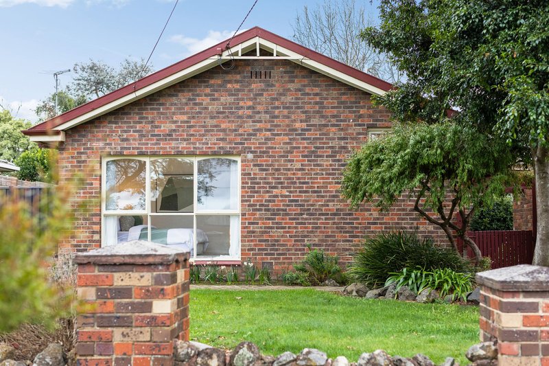 Photo - 28 Renwick Road, Ferntree Gully VIC 3156 - Image 2