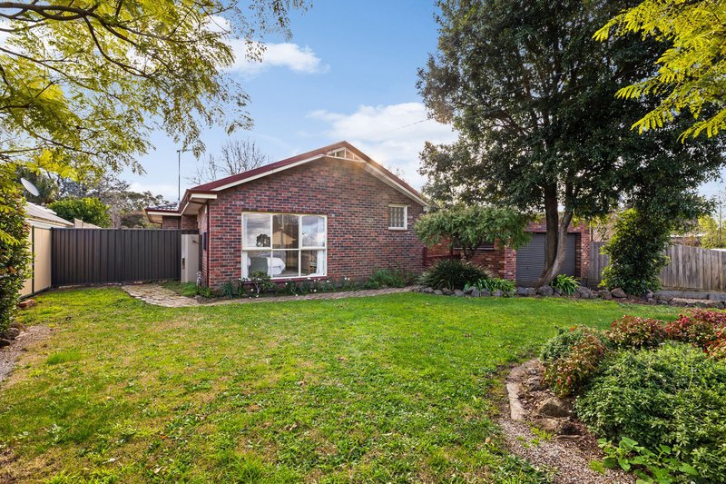 Photo - 28 Renwick Road, Ferntree Gully VIC 3156 - Image 3
