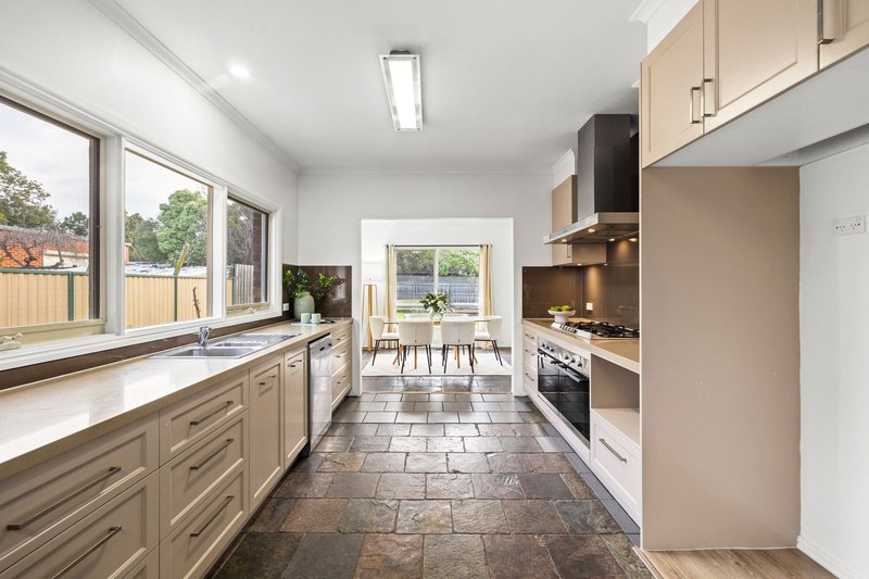 Photo - 28 Renwick Road, Ferntree Gully VIC 3156 - Image 12