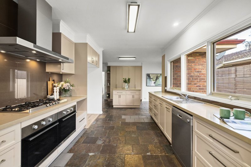 Photo - 28 Renwick Road, Ferntree Gully VIC 3156 - Image 14
