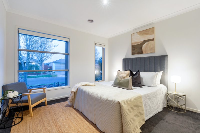Photo - 28 Reveille Way, Mickleham VIC 3064 - Image 2