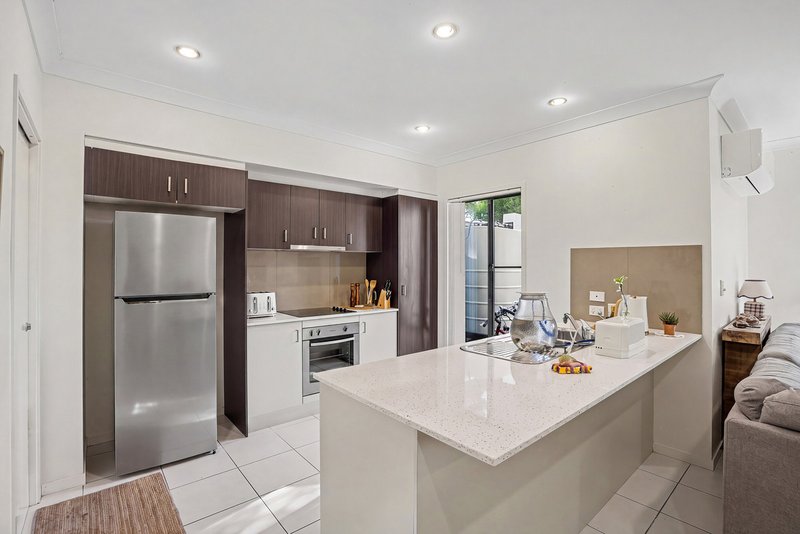 Photo - 2/8 Rise Circuit, Pacific Pines QLD 4211 - Image 5