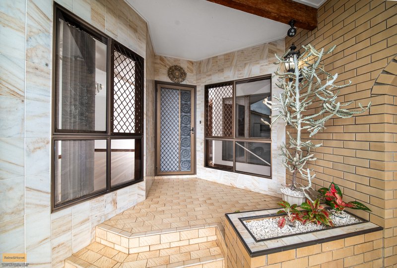 Photo - 28 Riverside Crescent, Innisfail Estate QLD 4860 - Image 3