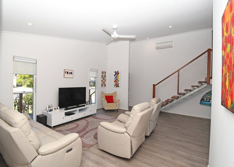 Photo - 28 Riverview Dr , Burrum Heads QLD 4659 - Image 5