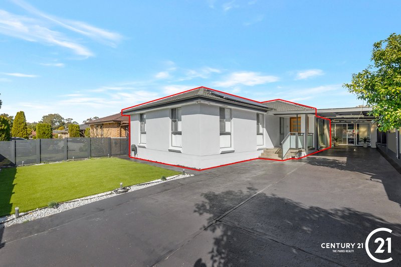 Photo - 28 Roland Street, Bossley Park NSW 2176 - Image 2