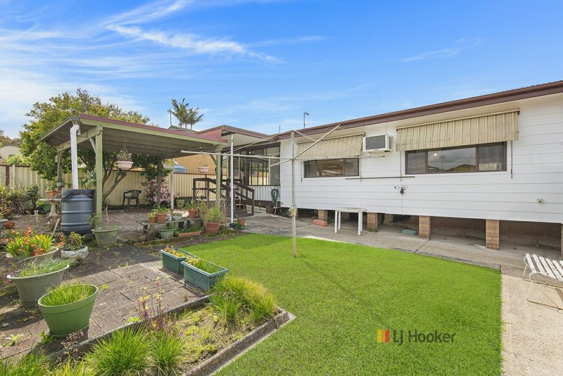 Photo - 28 Rolfe Avenue, Kanwal NSW 2259 - Image 10