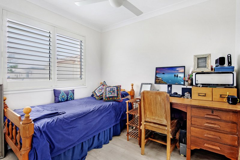 Photo - 2/8 Rosalind Avenue, Paradise Point QLD 4216 - Image 10