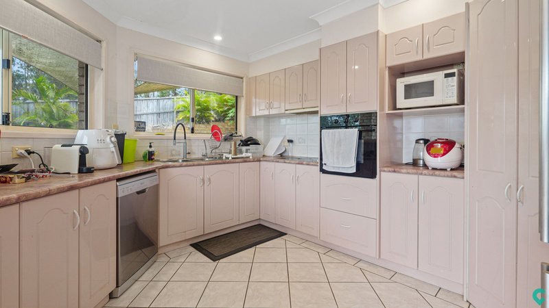 Photo - 28 Rosemont Court, Underwood QLD 4119 - Image 8