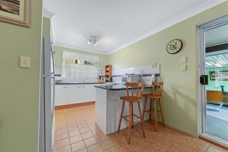 Photo - 28 Rosemount Avenue, Lake Munmorah NSW 2259 - Image 3