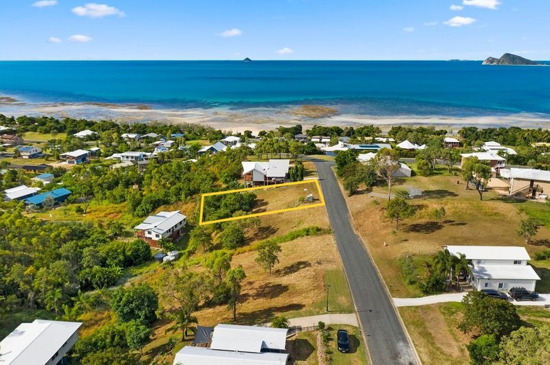 28 Roseric Crescent, Hideaway Bay QLD 4800