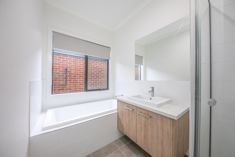 Photo - 28 Runnel Street, Sunbury VIC 3429 - Image 7