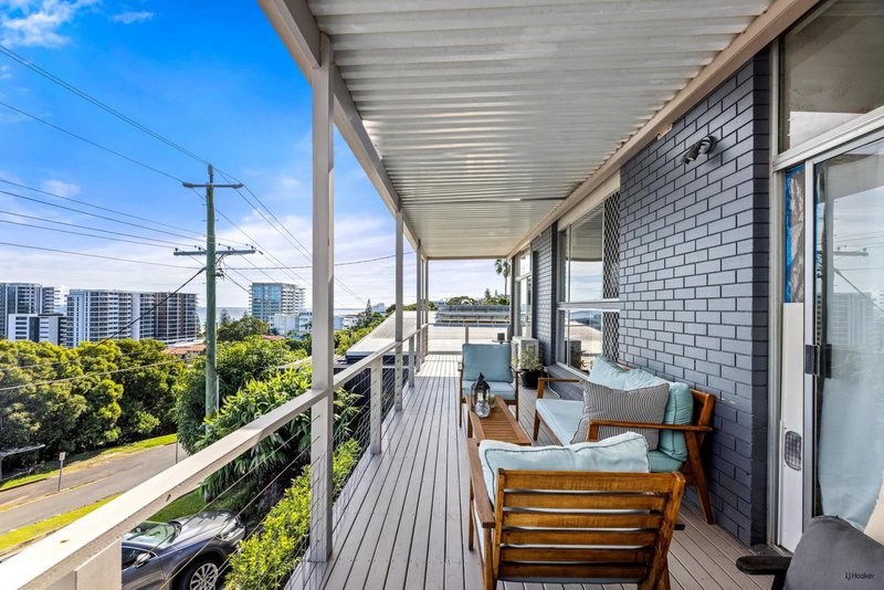 Photo - 28 Rutledge Street, Coolangatta QLD 4225 - Image 4