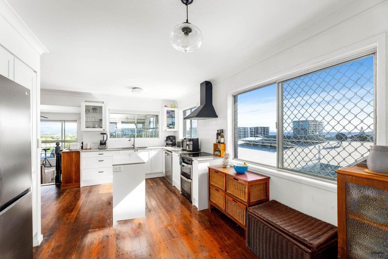 Photo - 28 Rutledge Street, Coolangatta QLD 4225 - Image 8