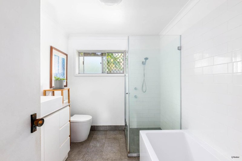 Photo - 28 Rutledge Street, Coolangatta QLD 4225 - Image 12