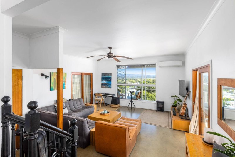 Photo - 28 Rutledge Street, Coolangatta QLD 4225 - Image 14