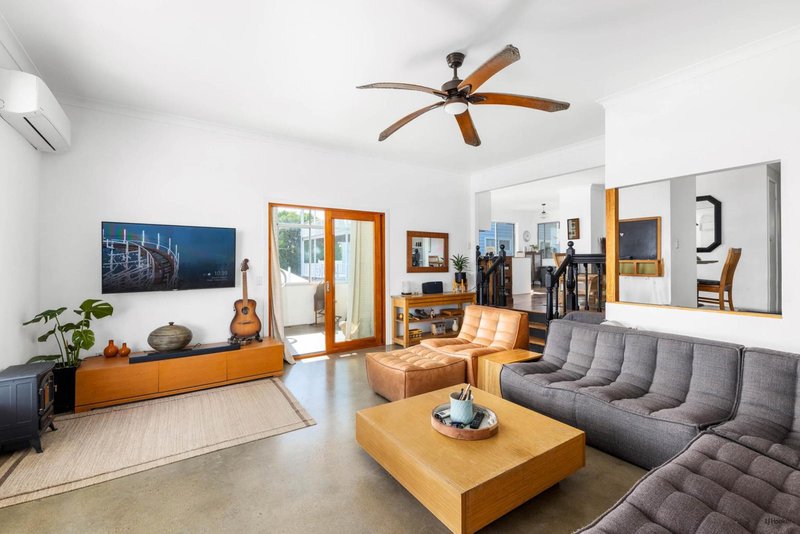 Photo - 28 Rutledge Street, Coolangatta QLD 4225 - Image 15