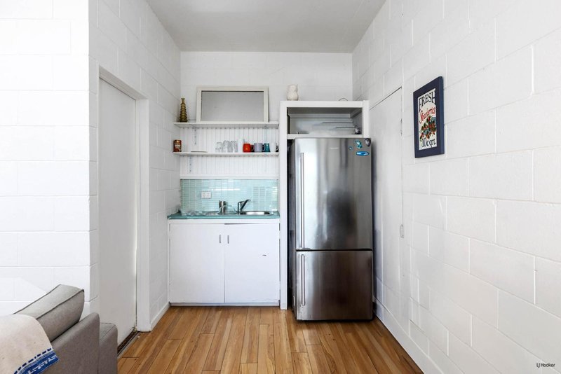 Photo - 28 Rutledge Street, Coolangatta QLD 4225 - Image 20