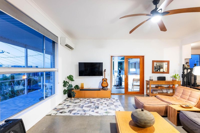 Photo - 28 Rutledge Street, Coolangatta QLD 4225 - Image 25