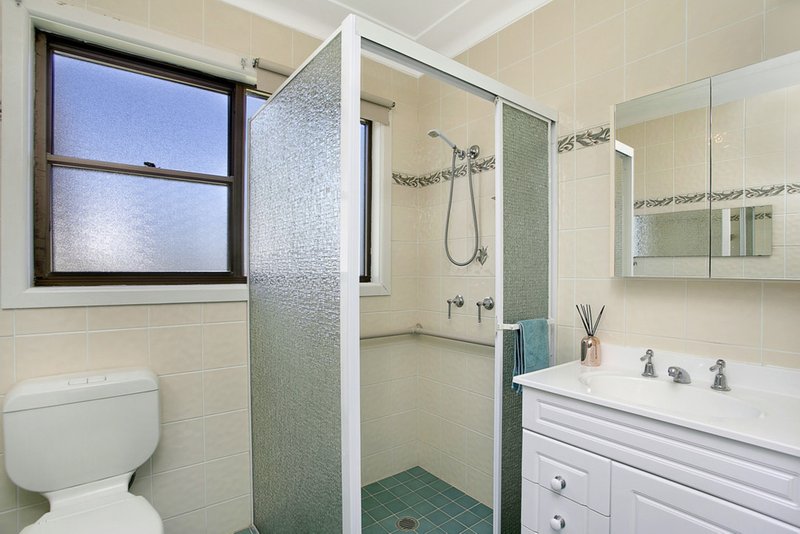 Photo - 28 Ryrie Street, North Ryde NSW 2113 - Image 4