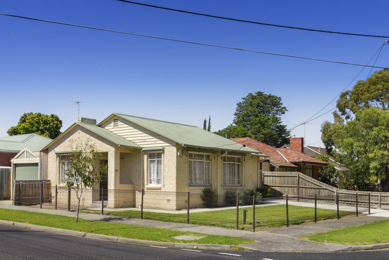 Photo - 28 Sackville Street, Heidelberg Heights VIC 3081 - Image 2