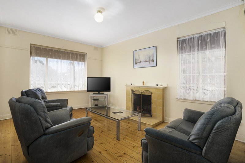 Photo - 28 Sackville Street, Heidelberg Heights VIC 3081 - Image 3