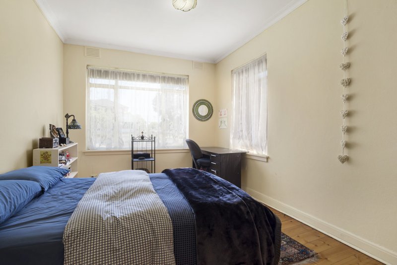 Photo - 28 Sackville Street, Heidelberg Heights VIC 3081 - Image 5