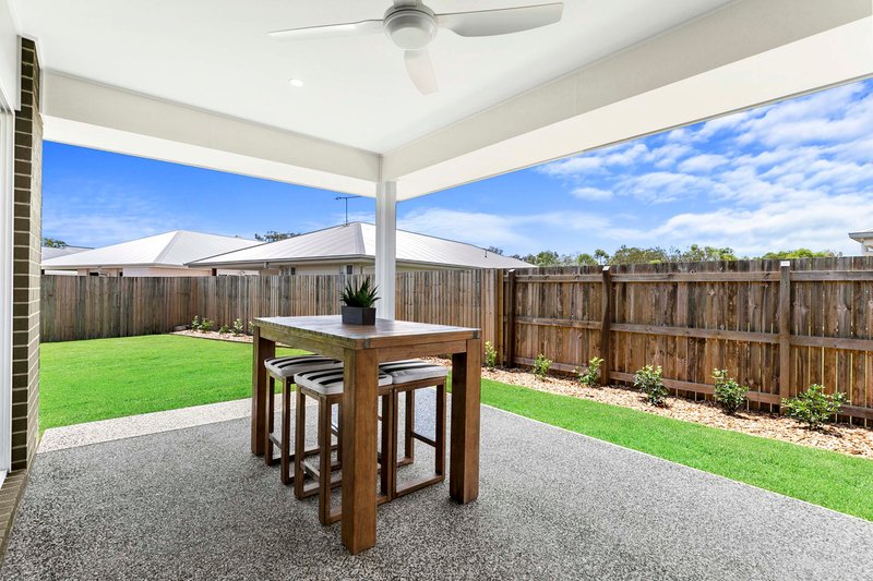 Photo - 28 Saltair Drive, Eli Waters QLD 4655 - Image 10