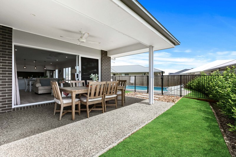 Photo - 28 Saltair Drive, Eli Waters QLD 4655 - Image 19