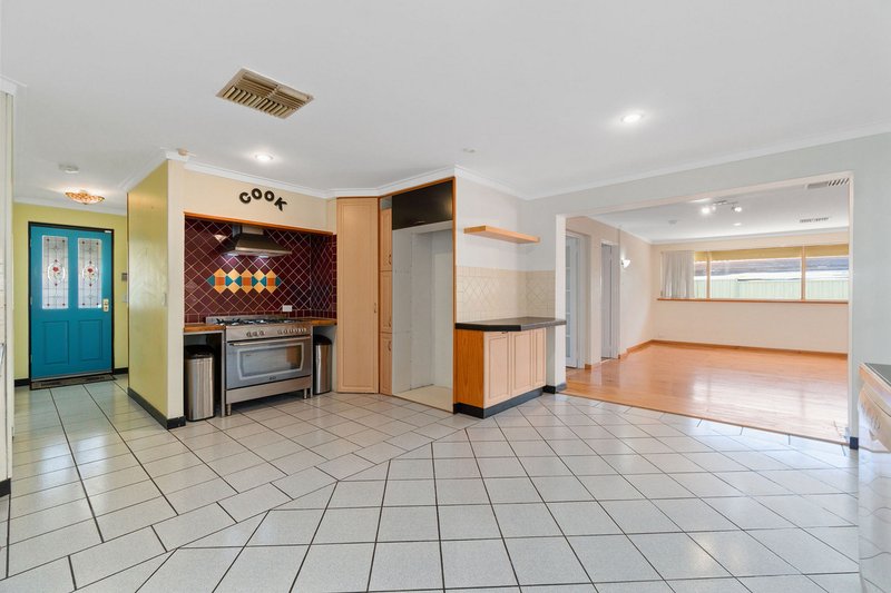 Photo - 28 Salween Place, Beechboro WA 6063 - Image 2