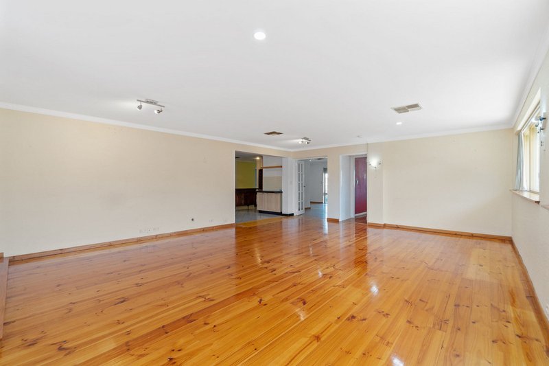 Photo - 28 Salween Place, Beechboro WA 6063 - Image 7