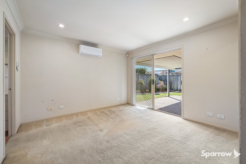 Photo - 28 Samba Place, Underwood QLD 4119 - Image 9