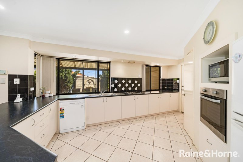 Photo - 28 San Lorenzo Boulevard, Ellenbrook WA 6069 - Image 11