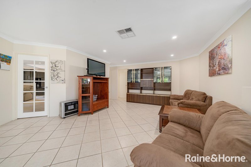 Photo - 28 San Lorenzo Boulevard, Ellenbrook WA 6069 - Image 13