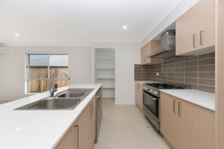 Photo - 28 Sanctuary Crescent, Narangba QLD 4504 - Image 3