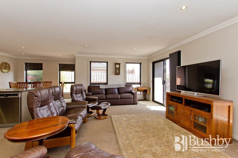 Photo - 2/8 Sarinda Close, Newnham TAS 7248 - Image 5