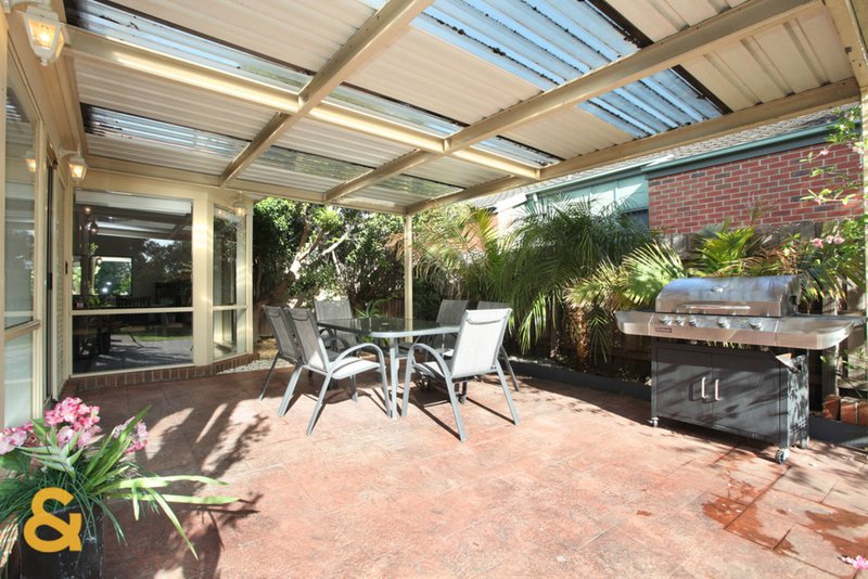 Photo - 28 Saunders Court, Roxburgh Park VIC 3064 - Image 9