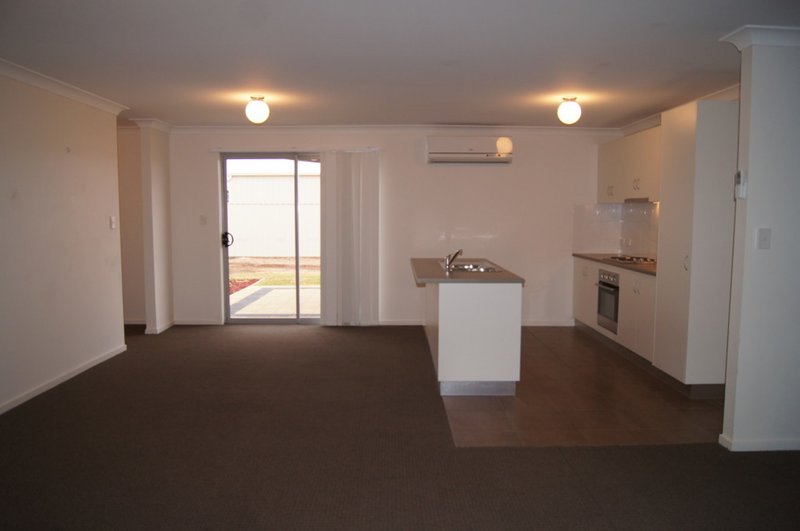 Photo - 28 Schilling Street, Kadina SA 5554 - Image 3