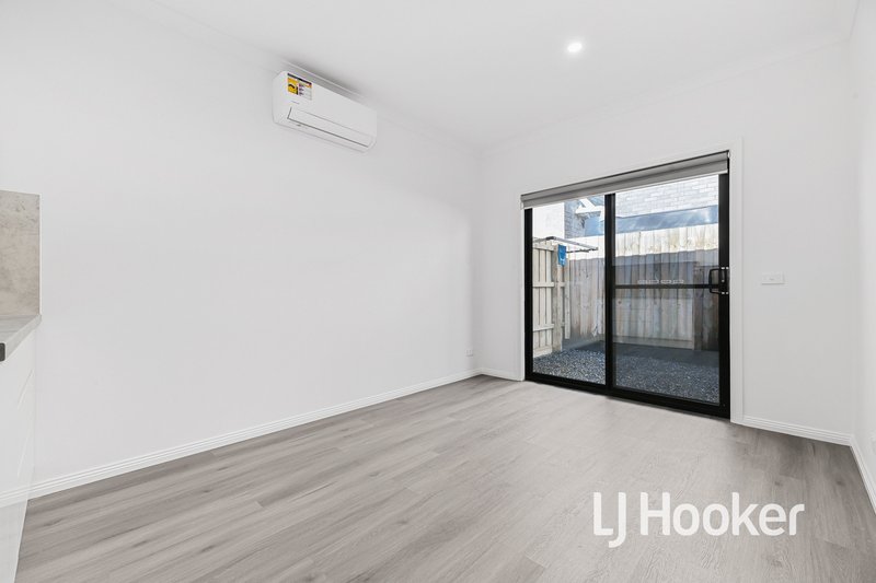 Photo - 28 Scott Street, Cranbourne VIC 3977 - Image 6