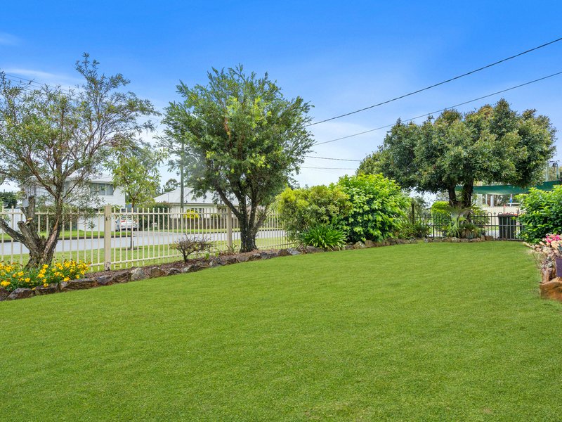 Photo - 28 Seabreeze Road, Manly West QLD 4179 - Image 6