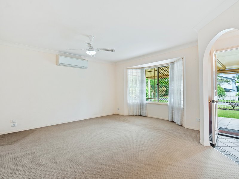 Photo - 28 Seabreeze Road, Manly West QLD 4179 - Image 7