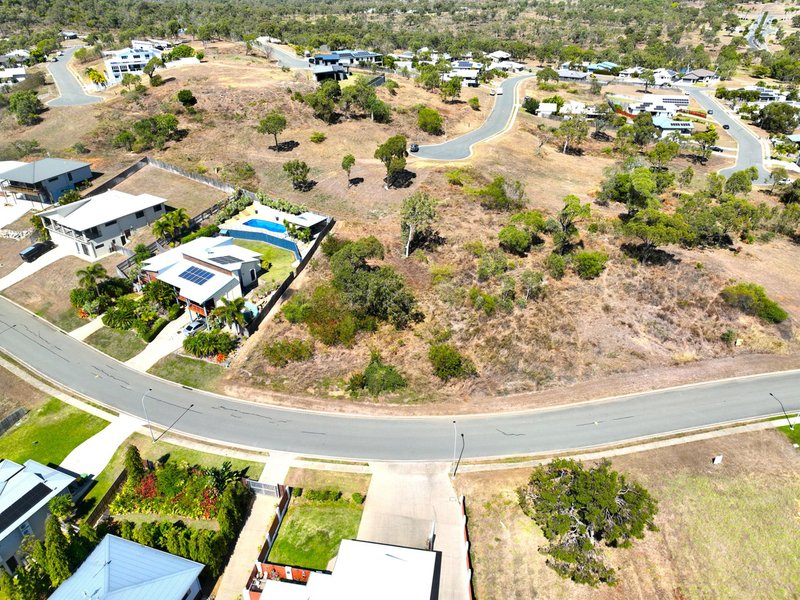 Photo - 28 Seacove Crescent, Bowen QLD 4805 - Image 5