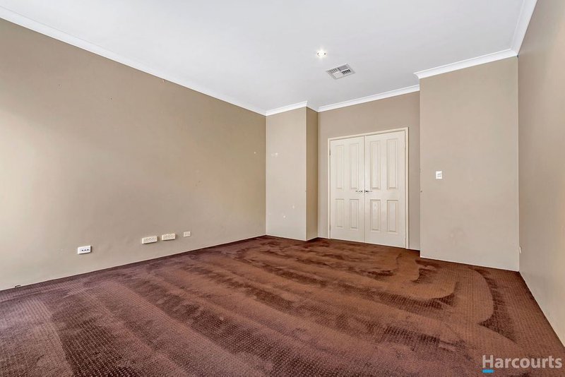 Photo - 28 Seaspray Crescent, Jindalee WA 6036 - Image 6