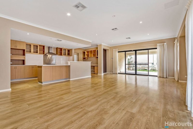 Photo - 28 Seaspray Crescent, Jindalee WA 6036 - Image 15