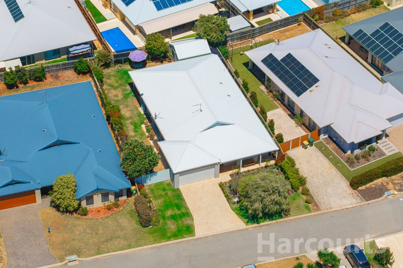 Photo - 28 Senecio Way, Halls Head WA 6210 - Image 3