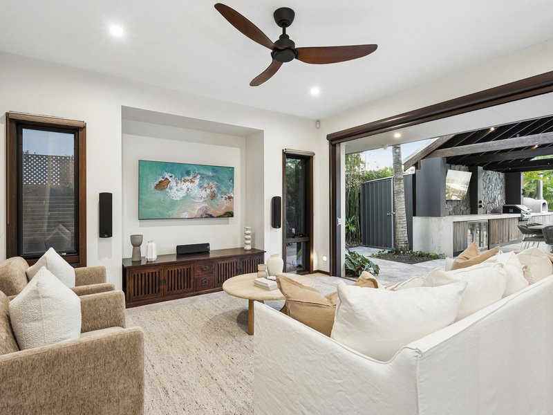 Photo - 28 Serenity Boulevard, Helensvale QLD 4212 - Image 8