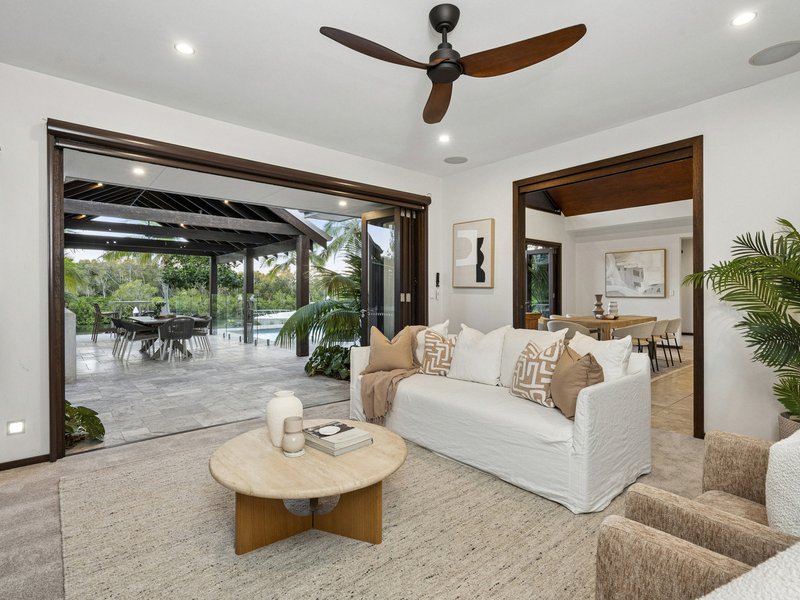 Photo - 28 Serenity Boulevard, Helensvale QLD 4212 - Image 9