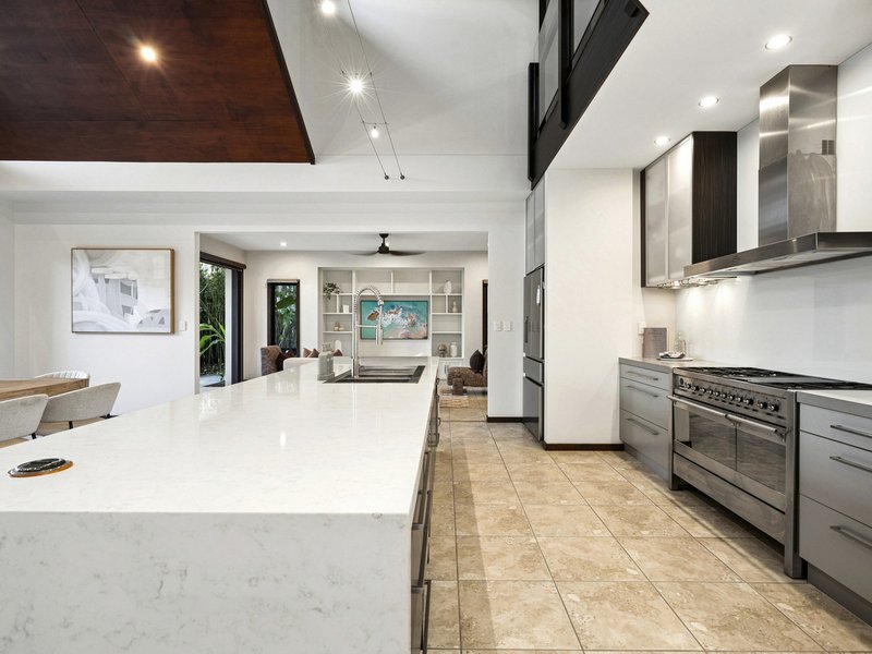Photo - 28 Serenity Boulevard, Helensvale QLD 4212 - Image 14