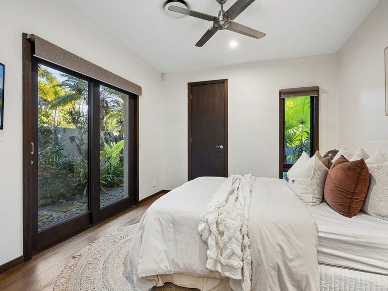Photo - 28 Serenity Boulevard, Helensvale QLD 4212 - Image 16